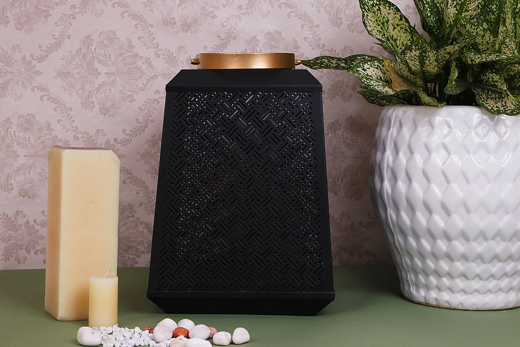 HANDCRAFTED BLACK LANTERN